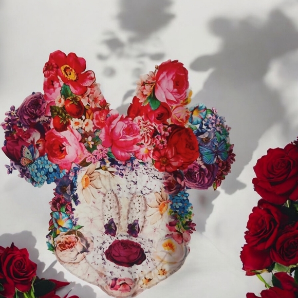 Disney Tops - DISNEY MINNIE MOUSE ARTSY FLORAL PRINT WOMANS TEE